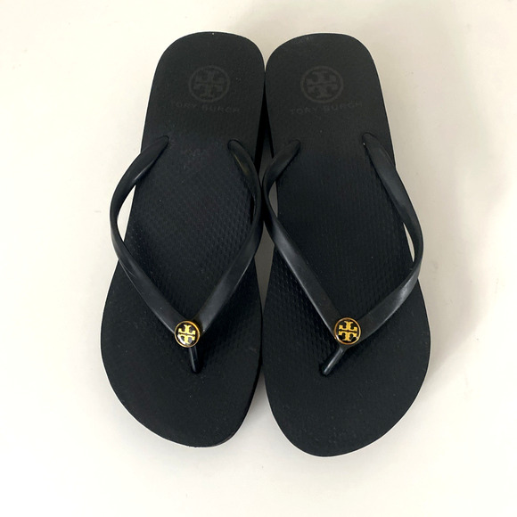 Tory Burch Wedge Flip Flop Sandal Black Thong Toe Gold Logo Slip On Platform 7.5 - Picture 4 of 12